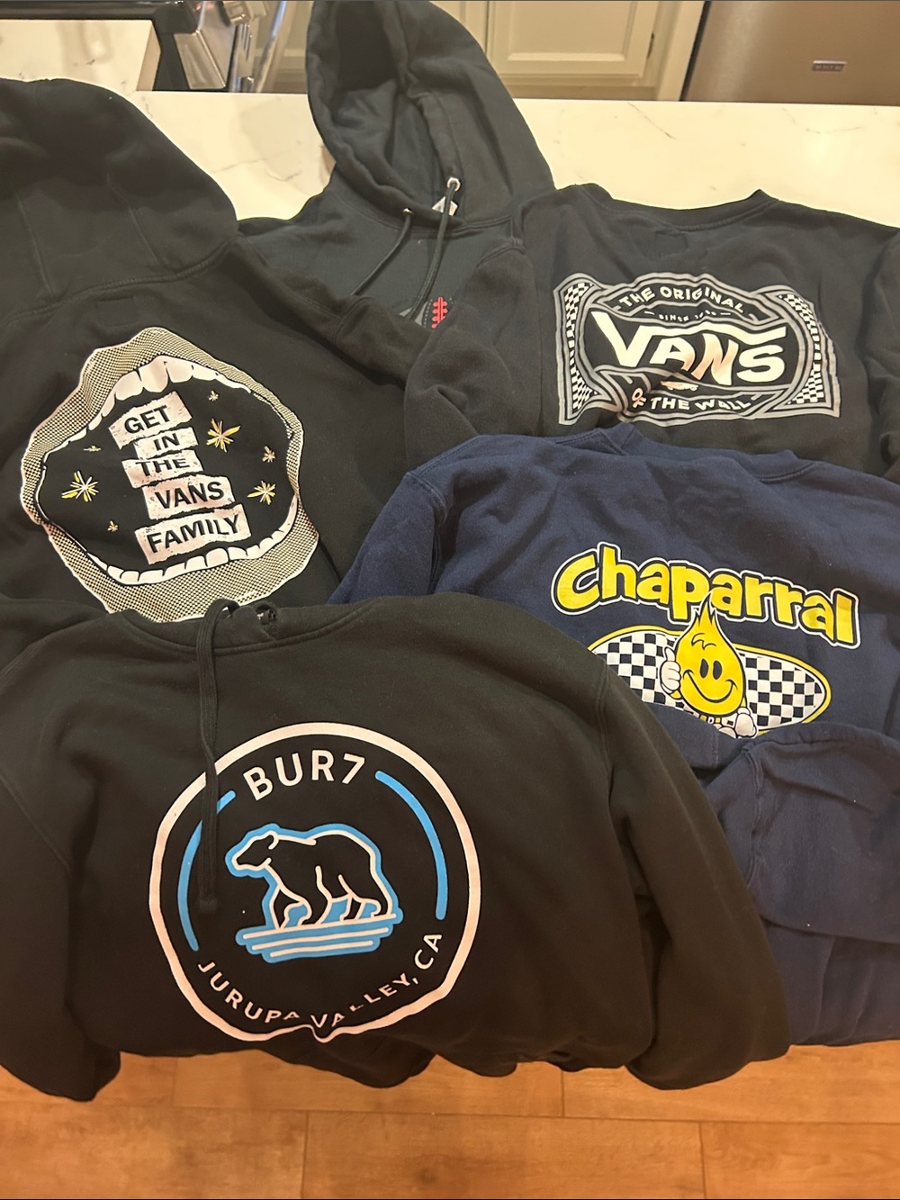 (5) woman’s sweaters hoodie bundle size medium